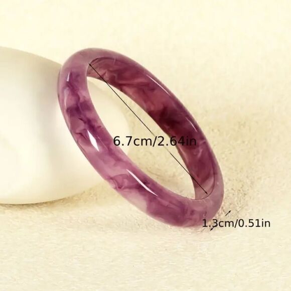 Inspired Acrylic Amethyst Bracelet with Delicate Lilac Hue - Picture 3 of 6